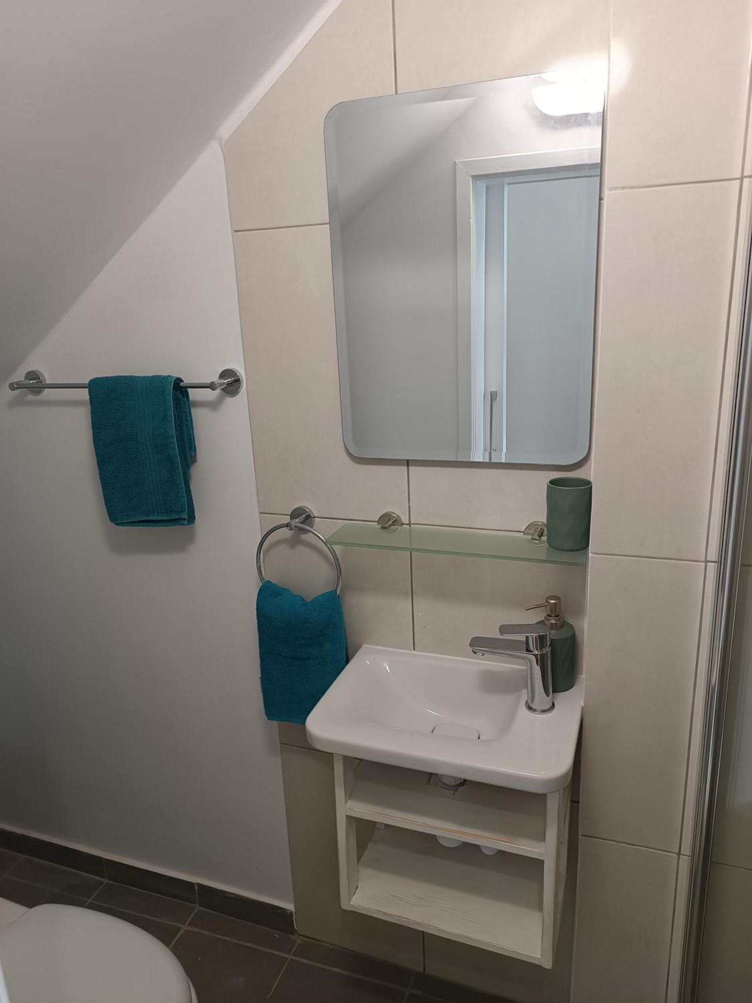 Pool Side 2 Bedroom Queens Gardens Complex 파포스 외부 사진