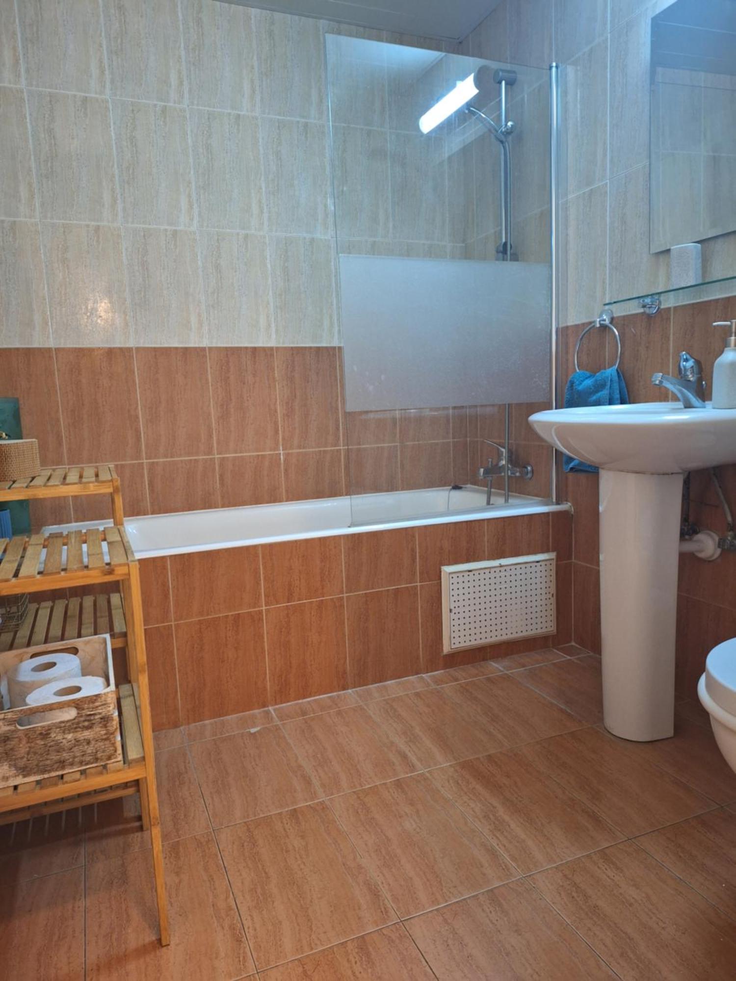 Pool Side 2 Bedroom Queens Gardens Complex 파포스 외부 사진